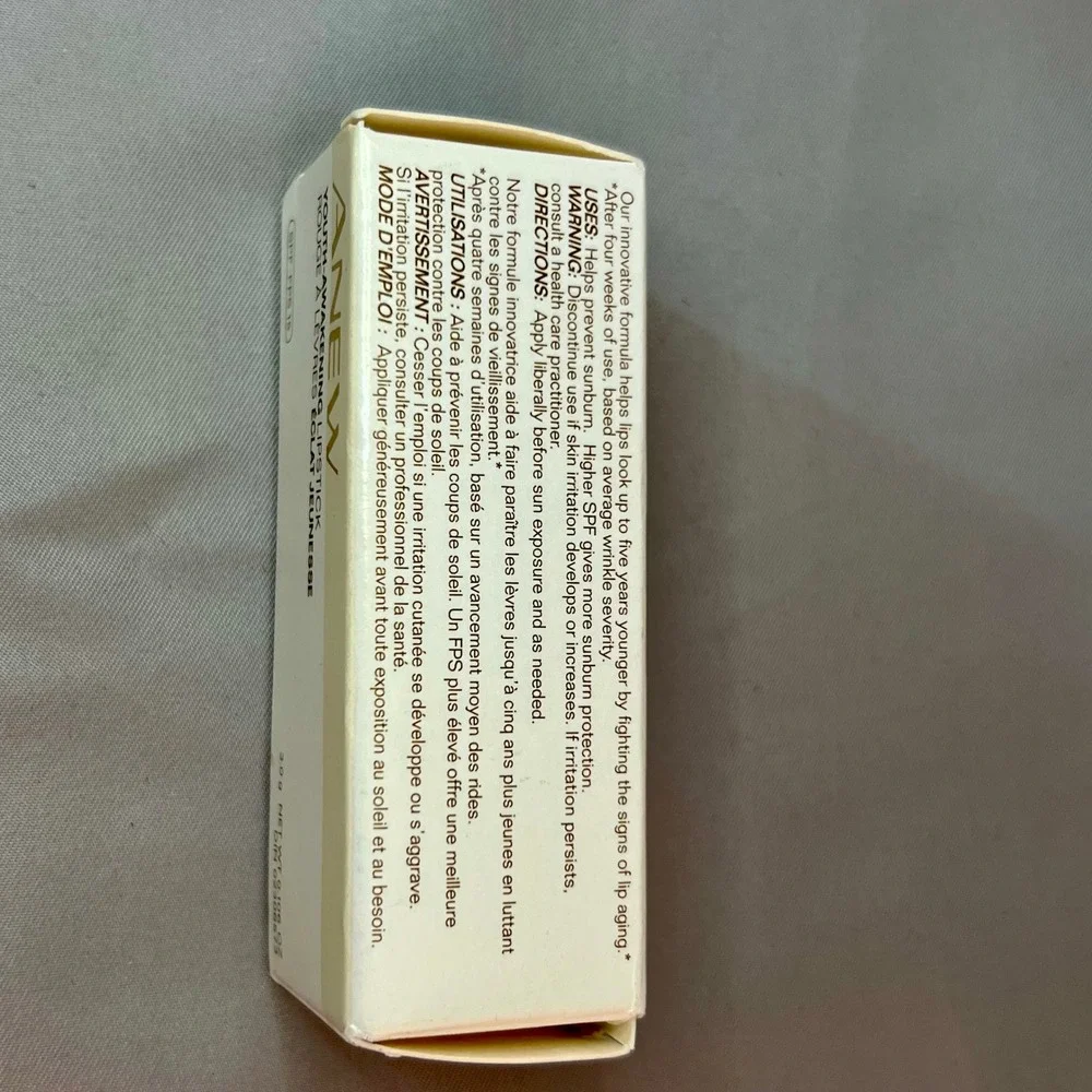 Avon Anew Youth-Awakening Lipstick Regal Red A400 SPF 15 3.0g New No Box